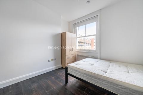 Studio to rent, Matheson Road London W14