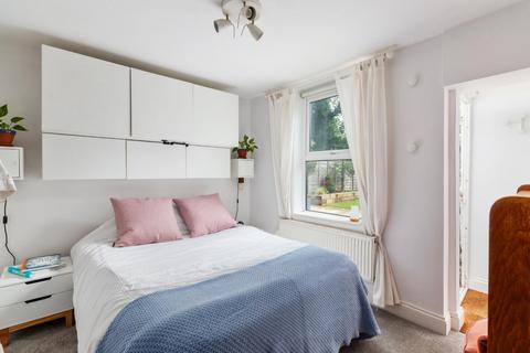 2 bedroom flat for sale, Rosendale Road, West Dulwich