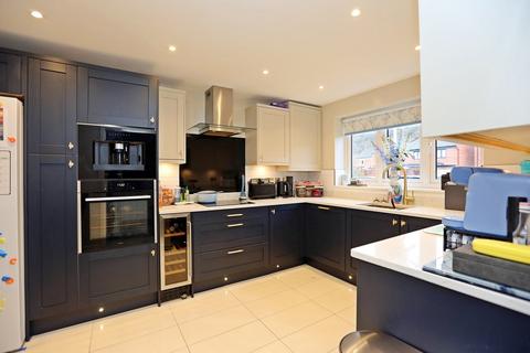 4 bedroom townhouse for sale, Ymyl Yr Afon, Pontypridd CF37