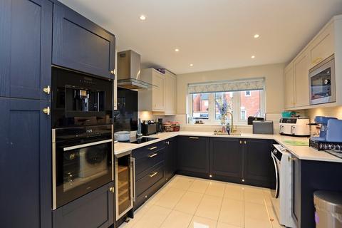 4 bedroom townhouse for sale, Ymyl Yr Afon, Pontypridd CF37