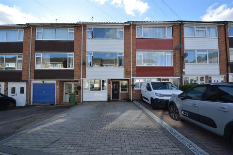 4 bedroom terraced house for sale, Sycamore Drive, Brentwood