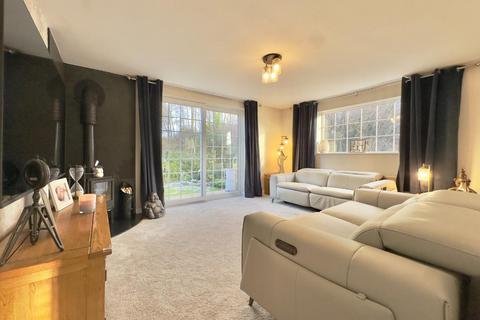 16 Bark Meadows, Dodworth, Barnsley, S75 3JB