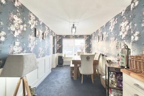 16 Bark Meadows, Dodworth, Barnsley, S75 3JB