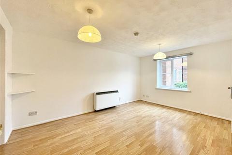 Studio to rent, Elmore Close, Wembley, HA0