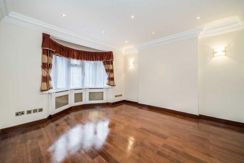 5 bedroom flat for sale, Vyner Road, London W3