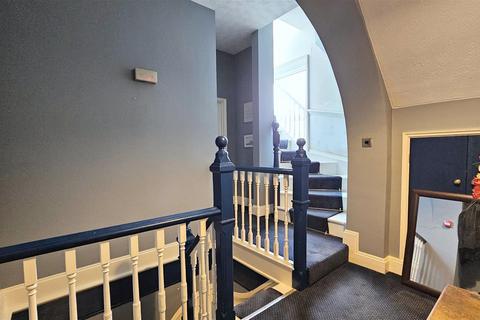 2 bedroom flat for sale, The Towers High Street, Gorleston