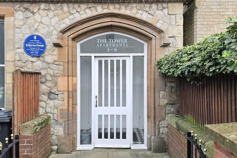 2 bedroom flat for sale, The Towers High Street, Gorleston