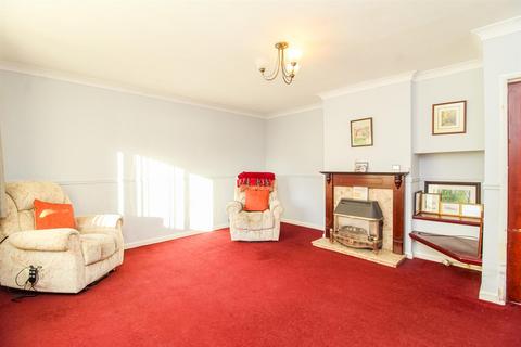 3 bedroom semi-detached house for sale, Fairbrook Road, Wakefield WF2