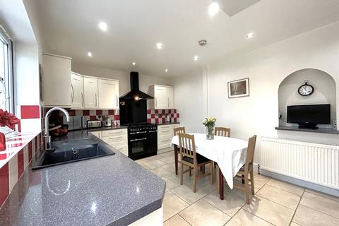 6 bedroom semi-detached house for sale, Warley Croft, Oldbury, West Midlands