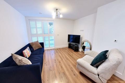 1 bedroom flat for sale, Pretoria Road, Chertsey KT16