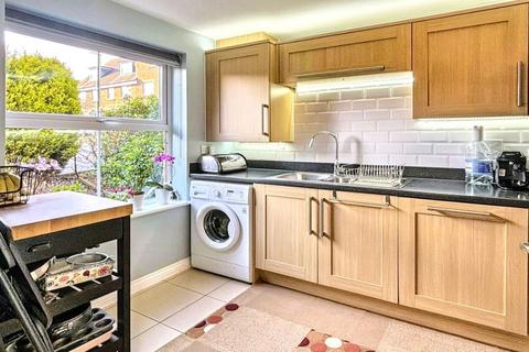 3 bedroom semi-detached house for sale, Yarrow Close, Andover, SP11 6RS