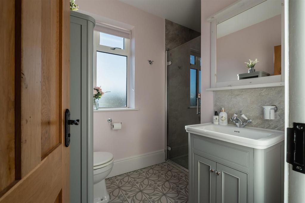 Master En-Suite Shower Room