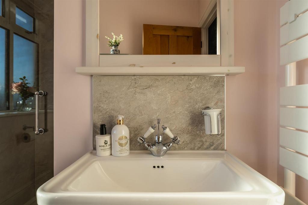 Master En-Suite