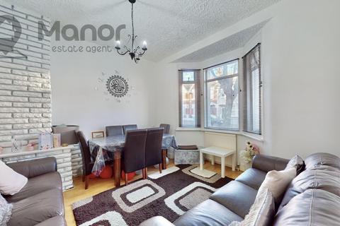 3 bedroom terraced house for sale, Strone Road, Manor Park, E12 6TN