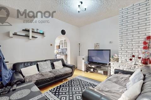 3 bedroom terraced house for sale, Strone Road, Manor Park, E12 6TN