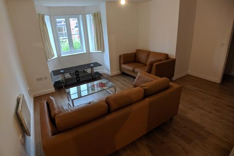 2 bedroom flat to rent, Mitford Road, Manchester M14