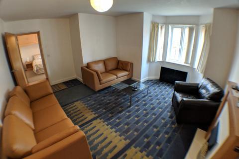 2 bedroom flat to rent, Mitford Road, Manchester M14