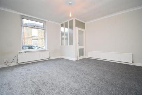 5 bedroom end of terrace house to rent, Park Street, Wakefield WF4