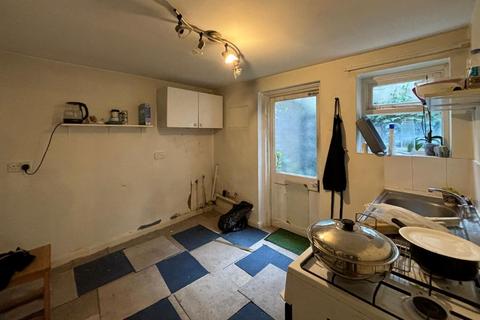 1 bedroom flat for sale, Lower Ground Floor Flat, 301 Shirland Road, Maida Vale, London, W9 3JL