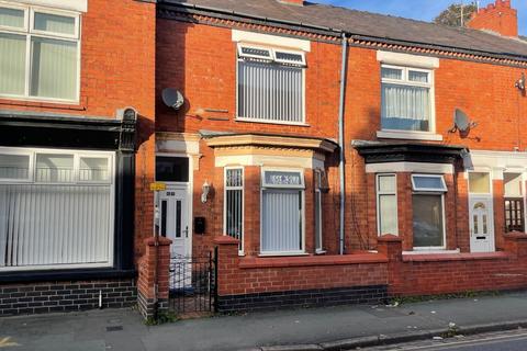 3 bedroom terraced house to rent, Alton Street, Crewe CW2