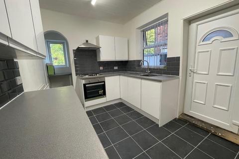 3 bedroom terraced house to rent, Alton Street, Crewe CW2