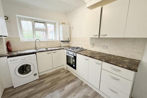 Petersfield Avenue, Romford, Essex, RM3 9XD, UK