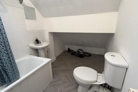 1 bedroom flat to rent, Granville Road, Manchester M14