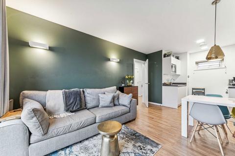 1 bedroom flat for sale, Mountearl Gardens, London SW16