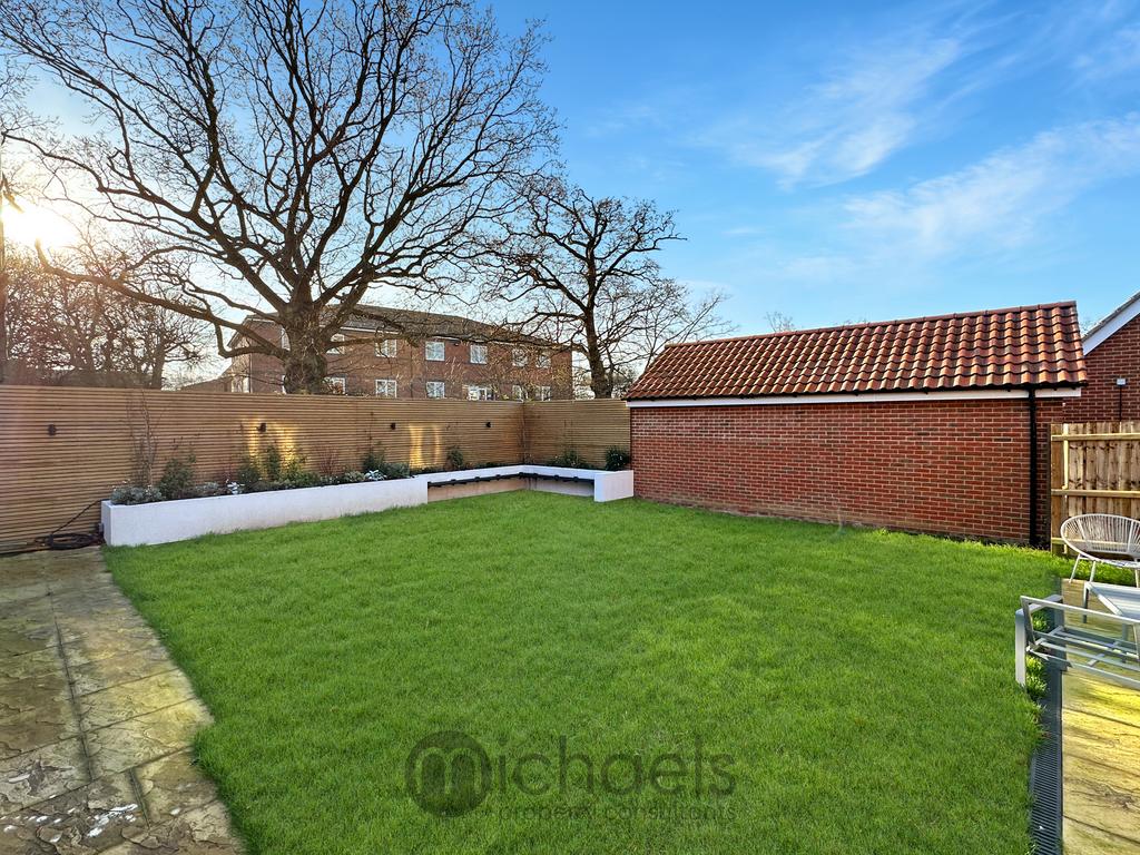 Outside, Garden, Garage &amp; Parking