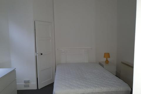 1 bedroom in a house share to rent, Double Room First Floor, Knightstone Road