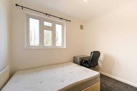 4 bedroom flat to rent, Kings Avenue, Balham, London, SW12