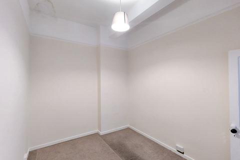 3 bedroom flat for sale, 238 High Street, Beckenham, Kent, BR3 1EN