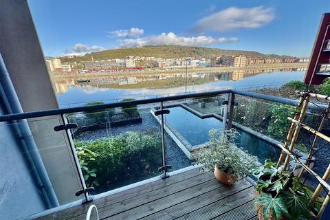 1 bedroom apartment for sale, South Quay, Kings Road, Marina, Swansea