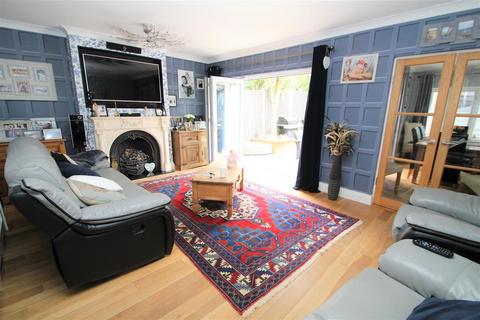 4 bedroom detached house for sale, Hambro Avenue, Rayleigh