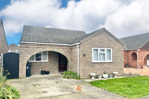 3 bedroom bungalow for sale, Richards Walk, Clacton-on-Sea, Essex, CO15