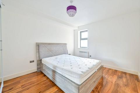 1 bedroom flat to rent, Walworth Road, Elephant and Castle, London, SE17