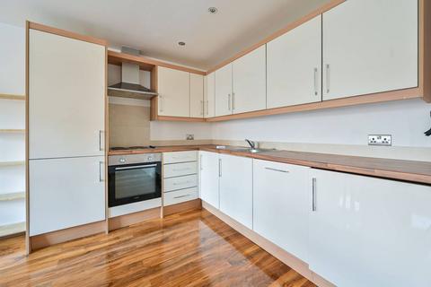 1 bedroom flat to rent, Walworth Road, Elephant and Castle, London, SE17