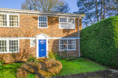 4 bedroom end of terrace house for sale, Burcote, Weybridge, KT13