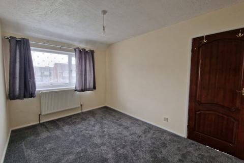 3 bedroom semi-detached house to rent, Meadowcroft, Aylesbury HP19