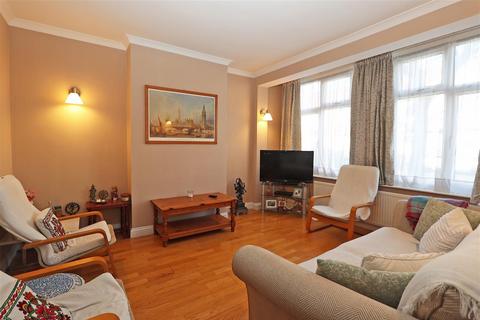 3 bedroom terraced house for sale, Kingswood Avenue, Thornton Heath