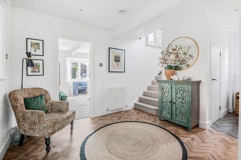 76 Worthing Road, Horsham, RH12 1TD
