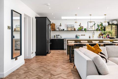 76 Worthing Road, Horsham, RH12 1TD