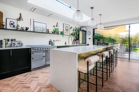 76 Worthing Road, Horsham, RH12 1TD