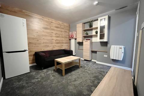 1 bedroom flat to rent, Browning Way, Hounslow, TW5