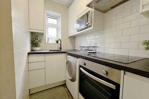 1 bedroom flat to rent, Browning Way, Hounslow, TW5