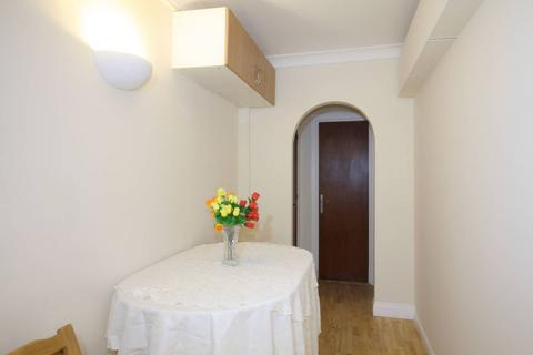 1 bedroom flat for sale, Park West, Hyde Park Estate, London, W2