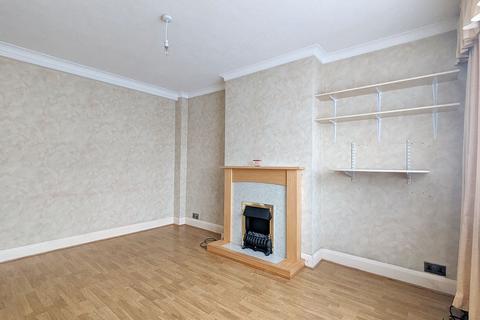 2 bedroom flat for sale, 824A London Road, Cheam, Sutton, Surrey, SM3 9BJ