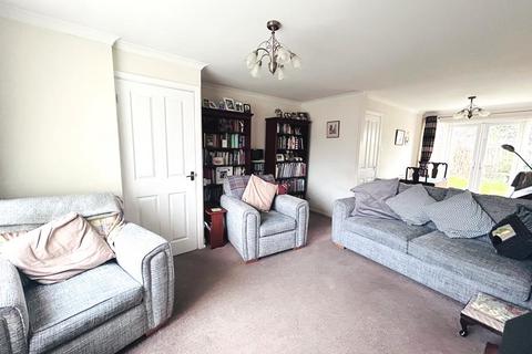 3 bedroom semi-detached house for sale, Sycamore Avenue, Evesham