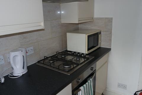 2 bedroom apartment to rent, London Road