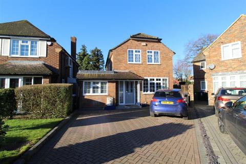 4 bedroom detached house for sale, Lake Close, Byfleet, West Byfleet